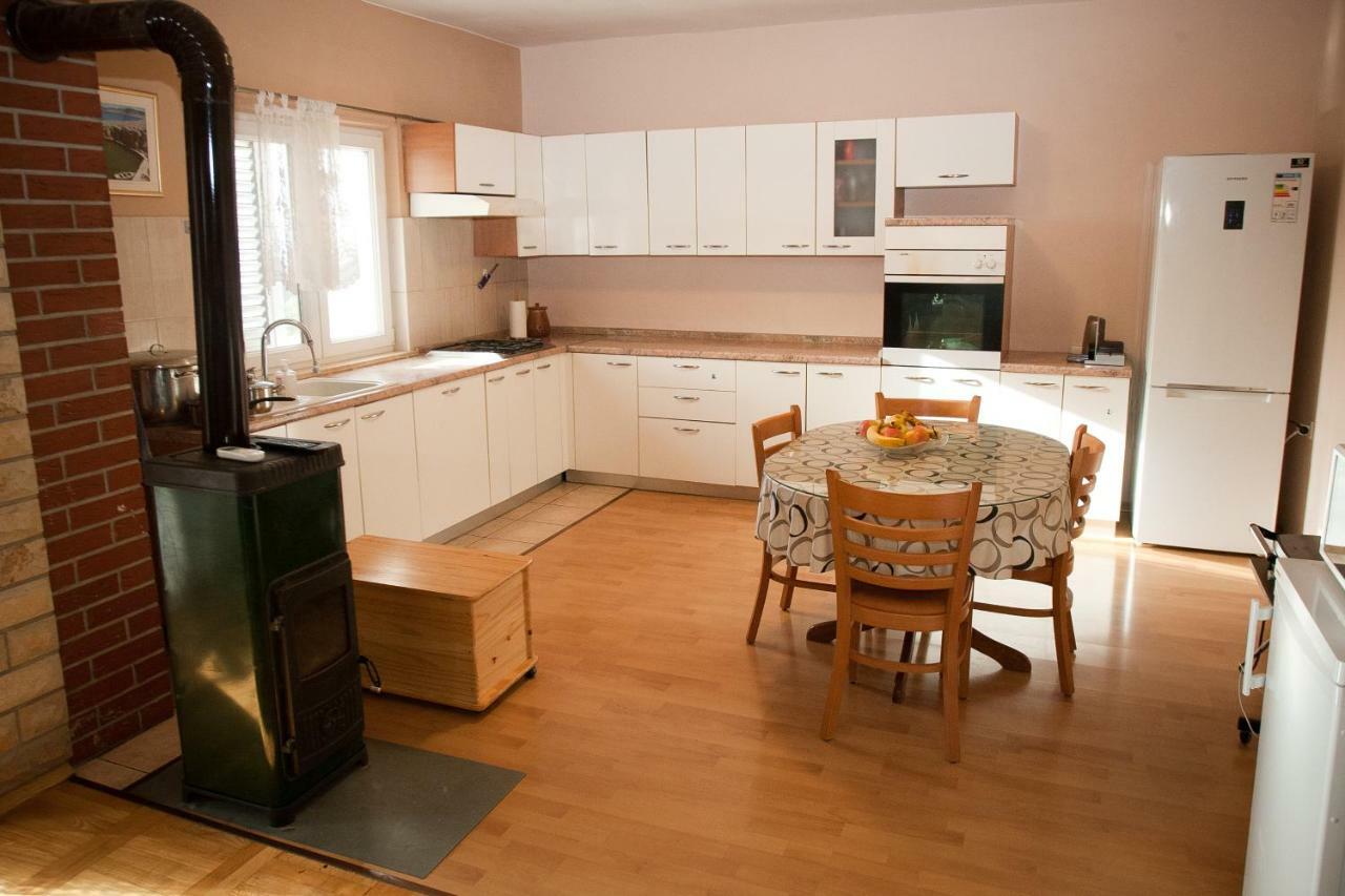 Apartman Ana Radovin Exterior foto